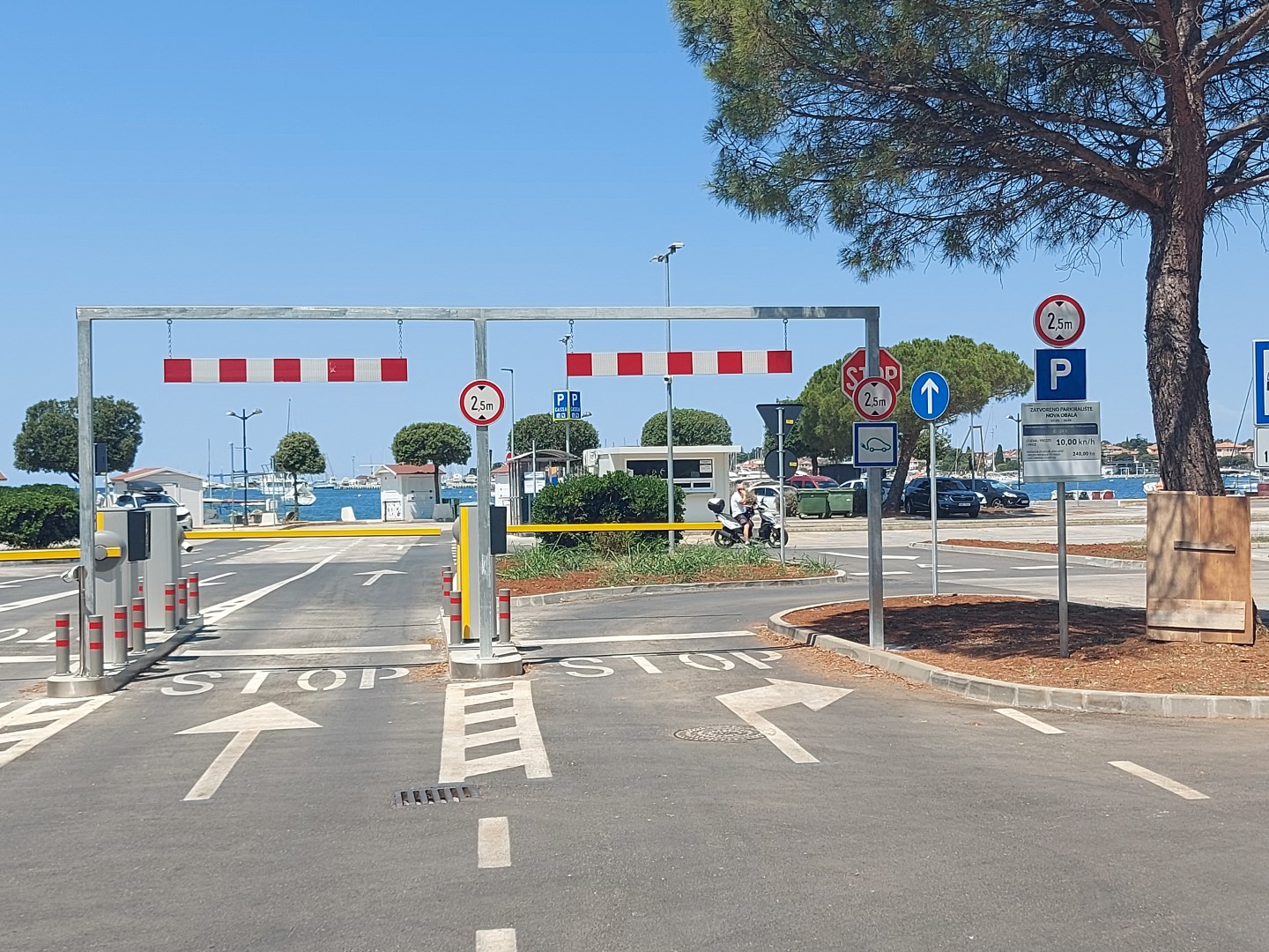  Čini se da za Grad Umag ne vrijedi Zakon o pomorskom dobru RH?! Prisvaja si parkinge na pomorskom dobru.